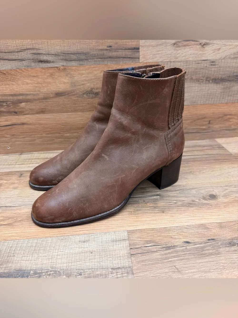 Aquatalia women size 10 Brown Leather Chukka Ankle Boots